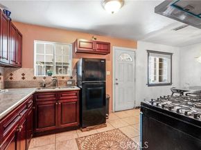 7549 Variel Avenue, Canoga Park (los Angeles) CA 91303