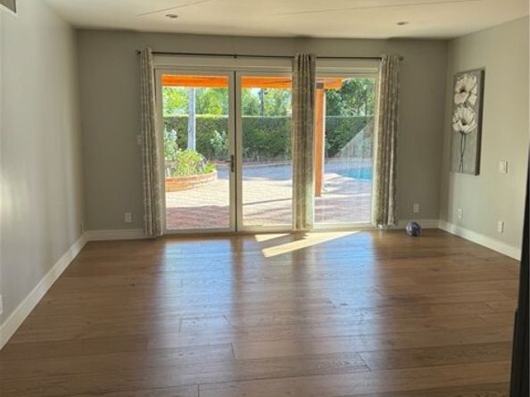 19530 Tuba Street, Northridge (los Angeles) CA 91326