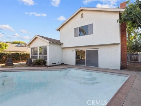 2525 N. Pacific Avenue, Santa Ana CA 92706