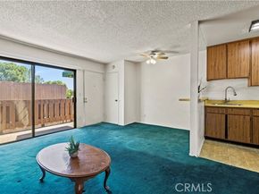 17900 Sherman Way 416, Reseda (los Angeles) CA 91335