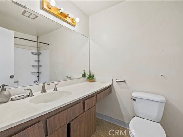 17900 Sherman Way 416, Reseda (los Angeles) CA 91335