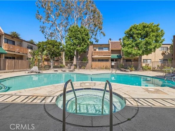 17900 Sherman Way 416, Reseda (los Angeles) CA 91335