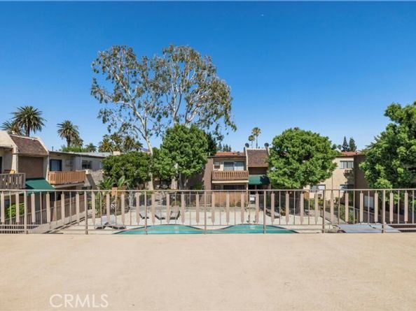 17900 Sherman Way 416, Reseda (los Angeles) CA 91335
