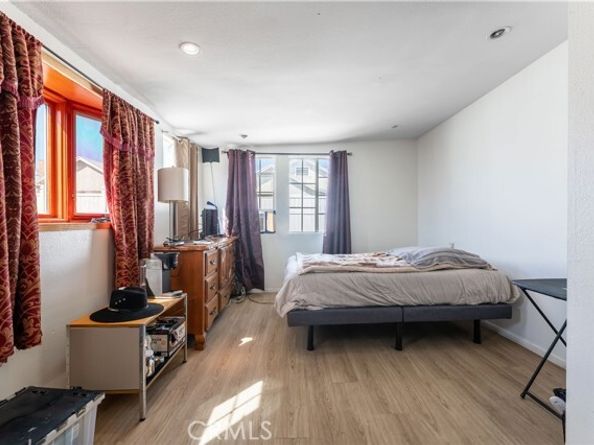 11203 Sheldon Street, Sun Valley (los Angeles) CA 91352