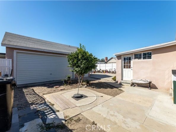11203 Sheldon Street, Sun Valley (los Angeles) CA 91352