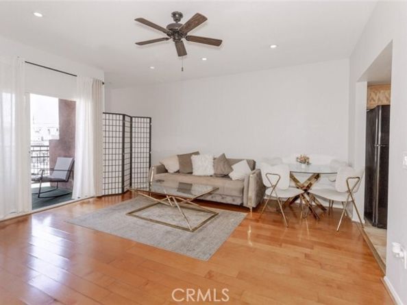 11124 Burbank Boulevard 101, North Hollywood (los Angeles) CA 91601