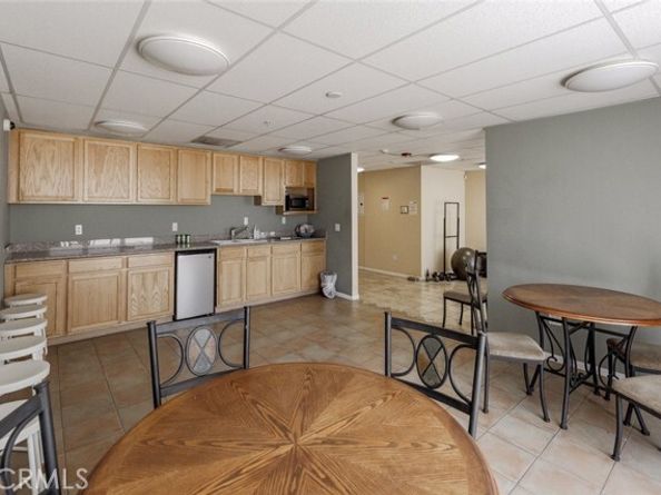 11124 Burbank Boulevard 101, North Hollywood (los Angeles) CA 91601
