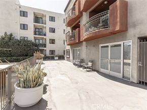 11124 Burbank Boulevard 101, North Hollywood (los Angeles) CA 91601