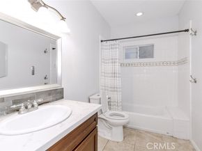 11124 Burbank Boulevard 101, North Hollywood (los Angeles) CA 91601
