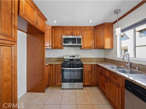 12411 Osborne Street 106, Pacoima (los Angeles) CA 91331