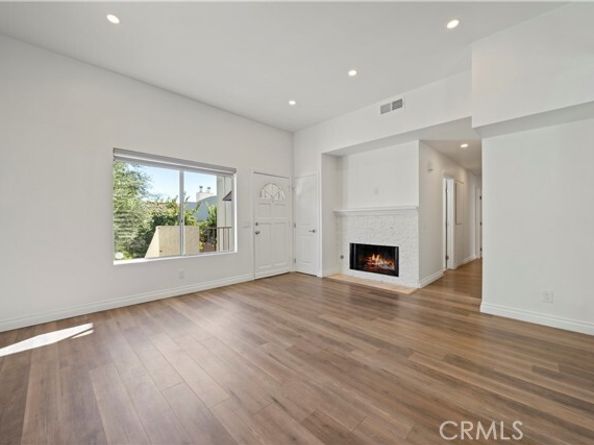 12411 Osborne Street 106, Pacoima (los Angeles) CA 91331