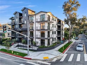 10352 Riverside Drive 203A, Toluca Lake (los Angeles) CA 91602