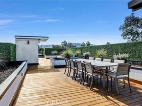 10352 Riverside Drive 203A, Toluca Lake (los Angeles) CA 91602