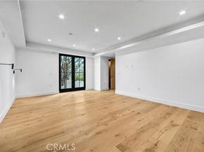 10352 Riverside Drive 203A, Toluca Lake (los Angeles) CA 91602