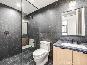 10352 Riverside Drive 203A, Toluca Lake (los Angeles) CA 91602