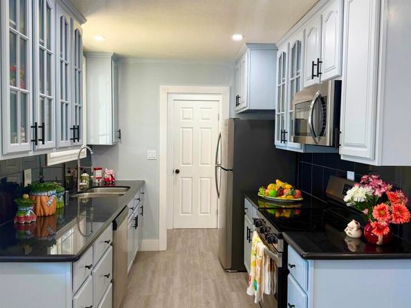 293 Fairway St, Hayward CA 94544