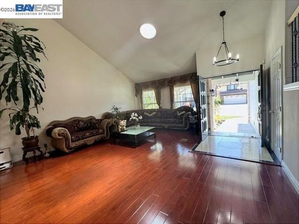 24354 Chandler Rd, Hayward CA 94545