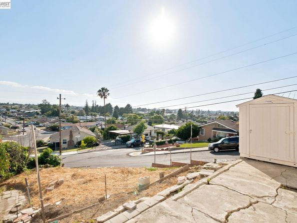 17005 Santa Fe St, Ashland CA 94541
