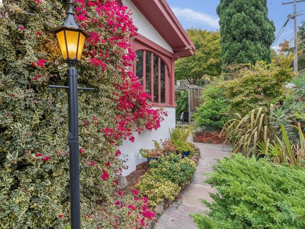 19 Sunset Dr, Kensington CA 94707