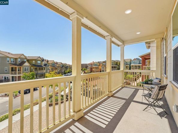 1902 Shasta Ln, Hercules CA 94547