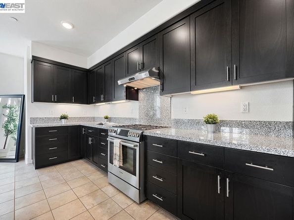 2729 5Th St, Alameda CA 94501