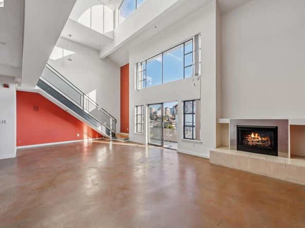 850 W Grand Ave 14, Oakland CA 94607
