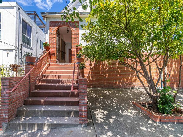 2968 Madeline Street, Oakland CA 94602