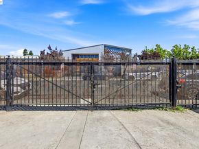 403-405 105th Ave, Oakland CA 94603