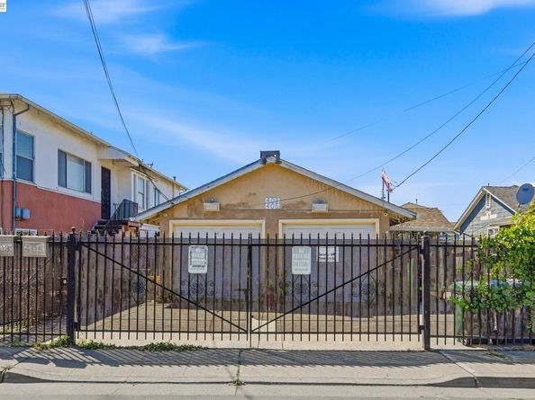 403-405 105th Ave, Oakland CA 94603