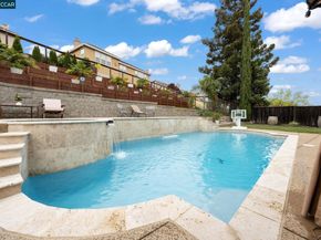 911 Autumn Oak Cir, Concord CA 94521