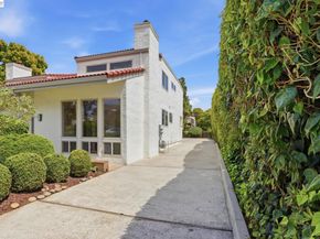 2011 Dolphin Dr, Aptos CA 95003