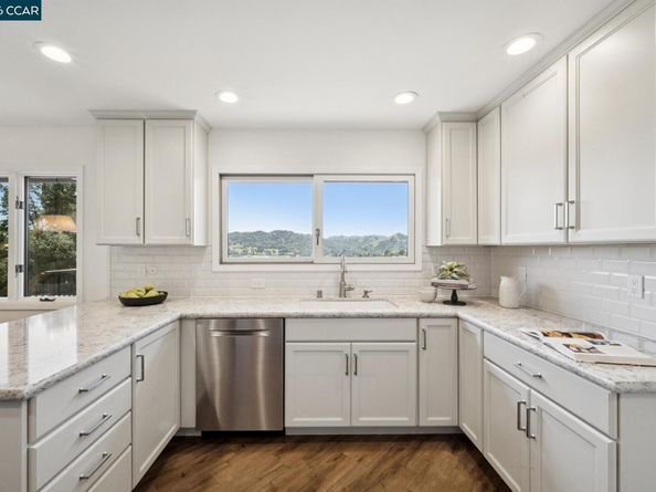 101 Warfield Dr, Moraga CA 94556