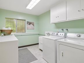 1 Woodcrest Cir, Oakland CA 94602