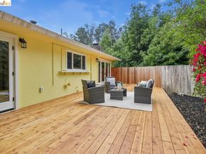 1 Woodcrest Cir, Oakland CA 94602