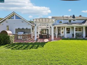 275 Deerfield Dr, Moraga CA 94556