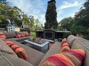 275 Deerfield Dr, Moraga CA 94556