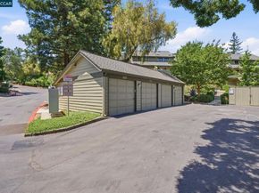 400 Suntree Ln 402, Pleasant Hill CA 94523