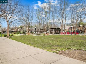 256 Mountaire Cir, Clayton CA 94517
