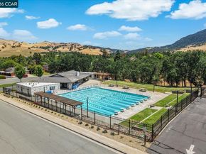 256 Mountaire Cir, Clayton CA 94517