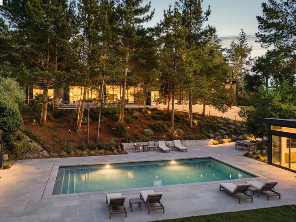 5645 Bacon Rd, Oakland CA 94619