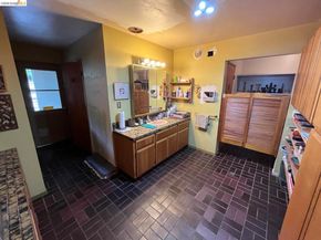 5284 Camino Alta Mira, Castro Valley CA 94546