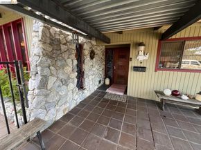 5284 Camino Alta Mira, Castro Valley CA 94546