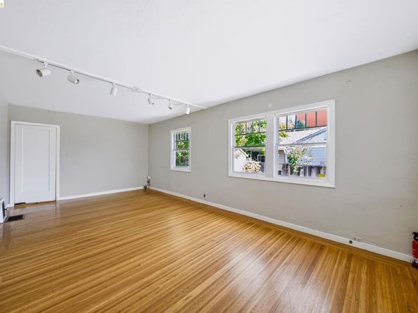 6440 Sunnymere, Oakland CA 94605