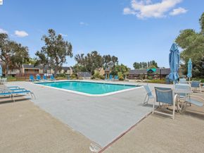 1130 Fontana Drive, Alameda CA 94502