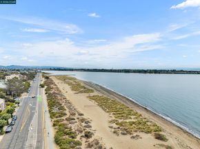2137 Otis Dr 111, Alameda CA 94501