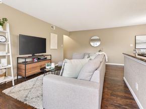 8185 Arroyo Dr 4, Pleasanton CA 94588