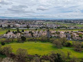 8185 Arroyo Dr 4, Pleasanton CA 94588