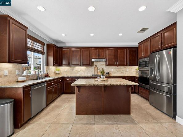 5271 Salerno Dr, Dublin CA 94568