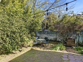 1102 10Th St, Oakland CA 94607