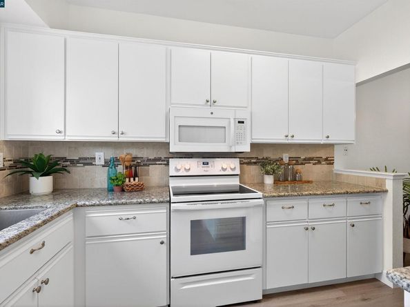 2590 Oak Rd 146, Walnut Creek CA 94597